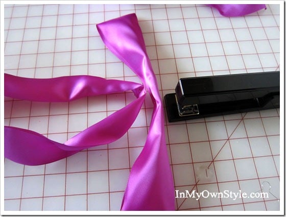 How to make a ribbon bow the easy way