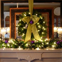 Christmas-Mantel-Decorating-Idea