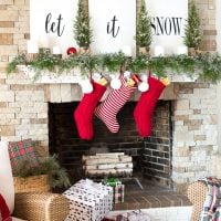 Christmas mantel decorating idea