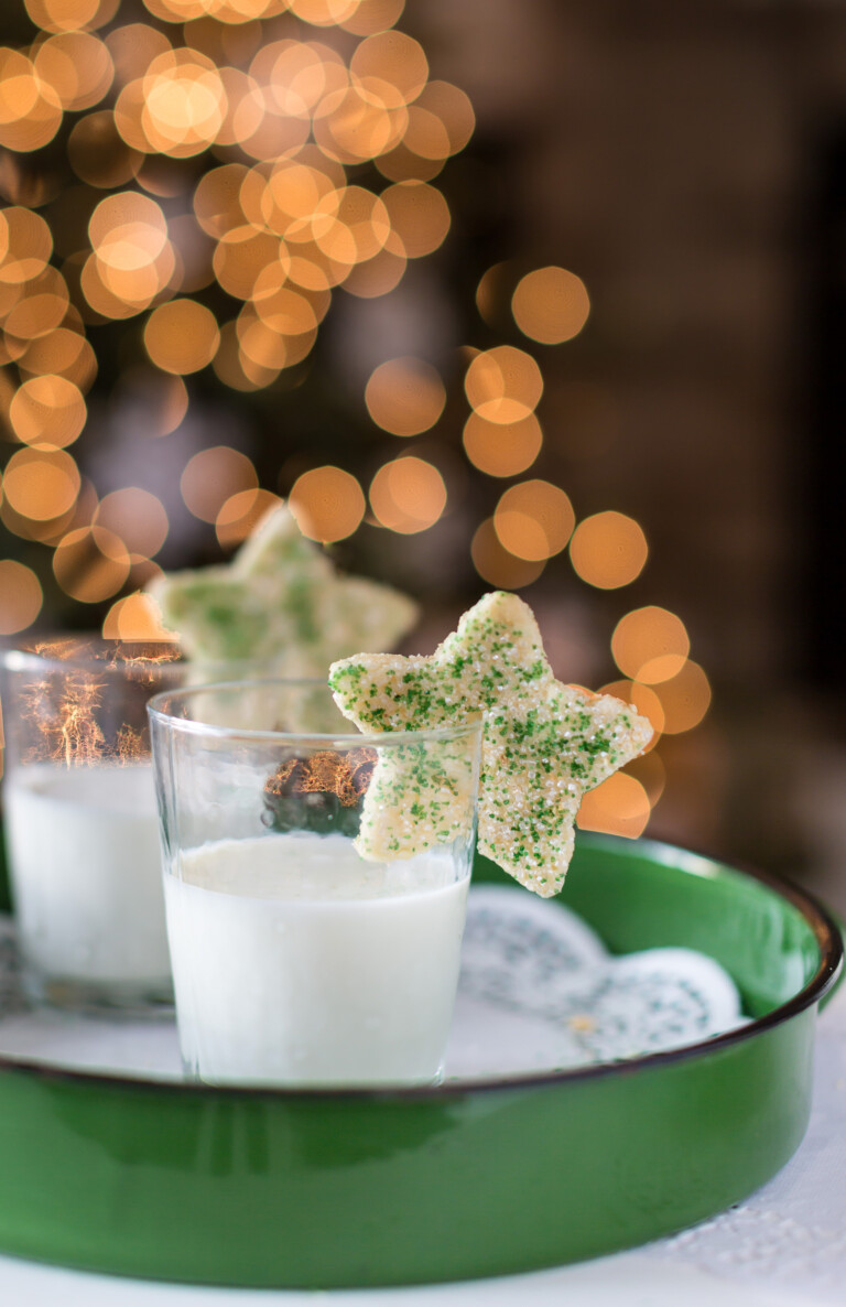 Clever Christmas Cookie Garnishing Idea