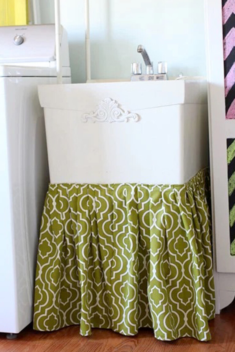 How to Make a Sink Skirt