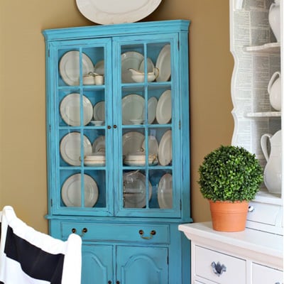 Furniture Makeover: Using Two Chalk Paint Recipes For a Lasting Paint Finish