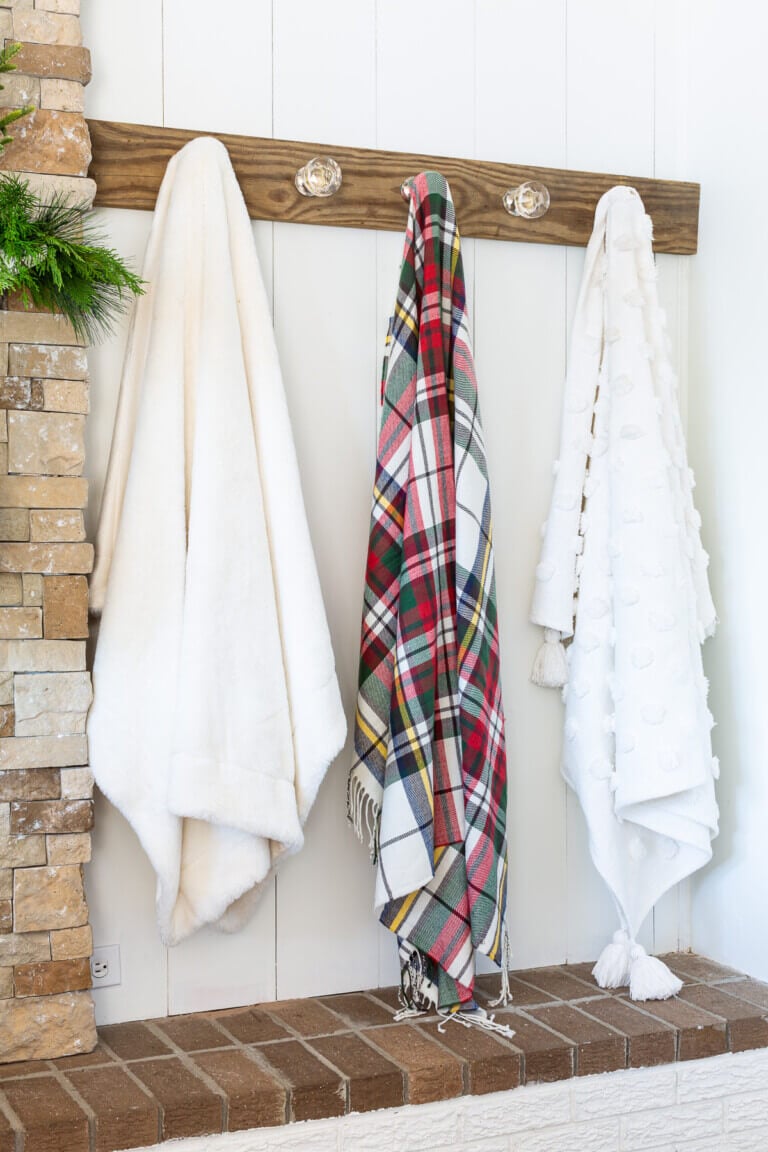 Throw Blanket Holder for Living Room Wall