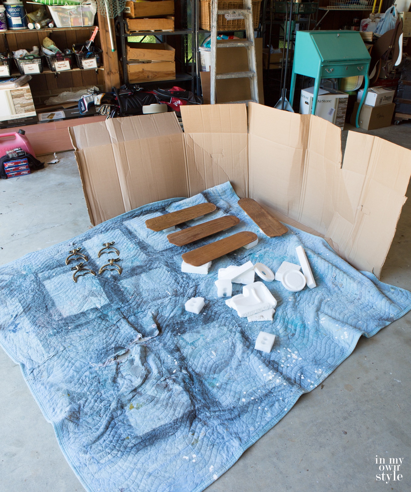 Make a paint shelter with boxes