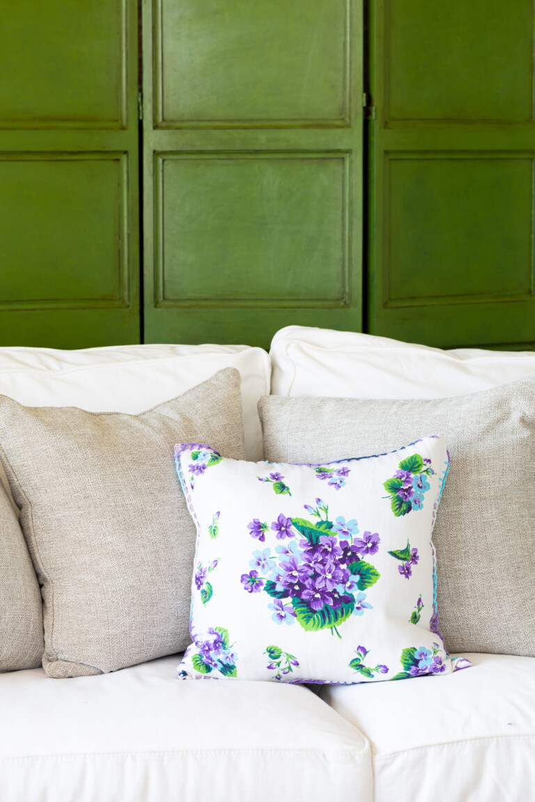 The Easy Way to Glaze Paint Furniture